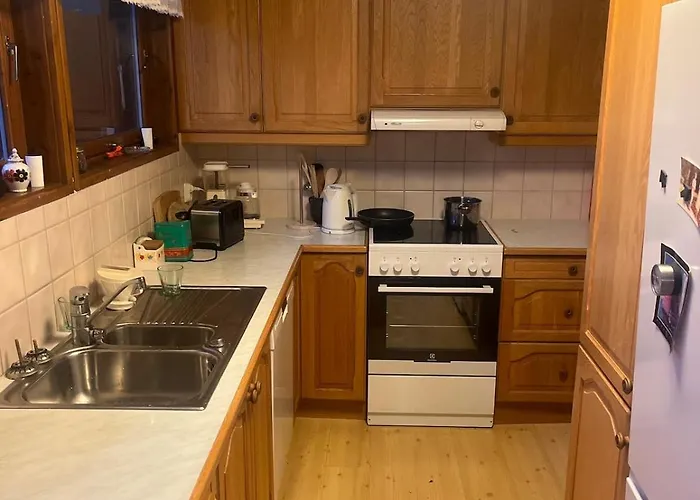 4 Bedroom House In Beautiful Strandebarm *